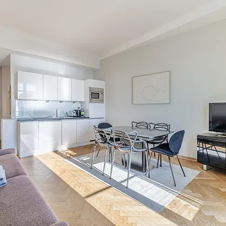 20 Lacroix - Cozy 2-bedroom With Balcony And Sea View Апартаменты *