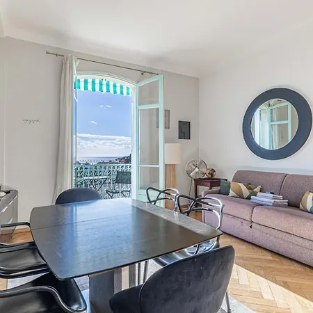 Апартаменты 20 Lacroix - Cozy 2-bedroom With Balcony And Sea View