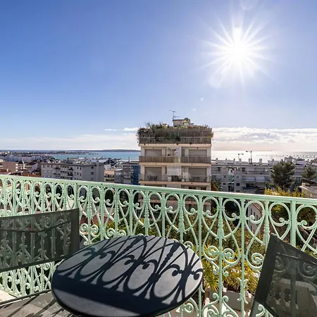 20 Lacroix - Cozy 2-bedroom With Balcony And Sea View