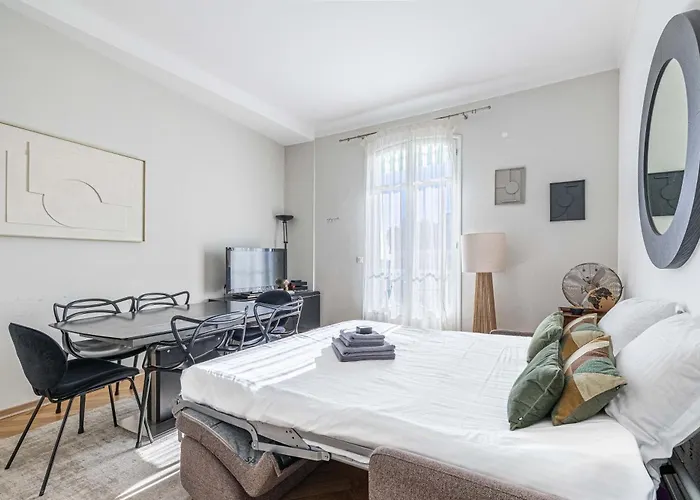 20 Lacroix - Cozy 2-bedroom With Balcony And Sea View Lägenhet Cannes